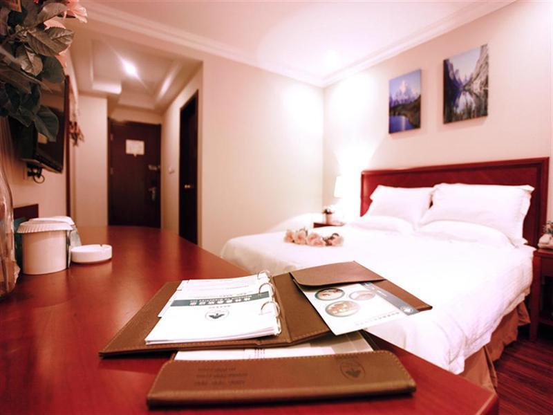 Greentree Inn Anhui Wuhu Zhongshan Road Pedestrian Street Express Hotel Экстерьер фото